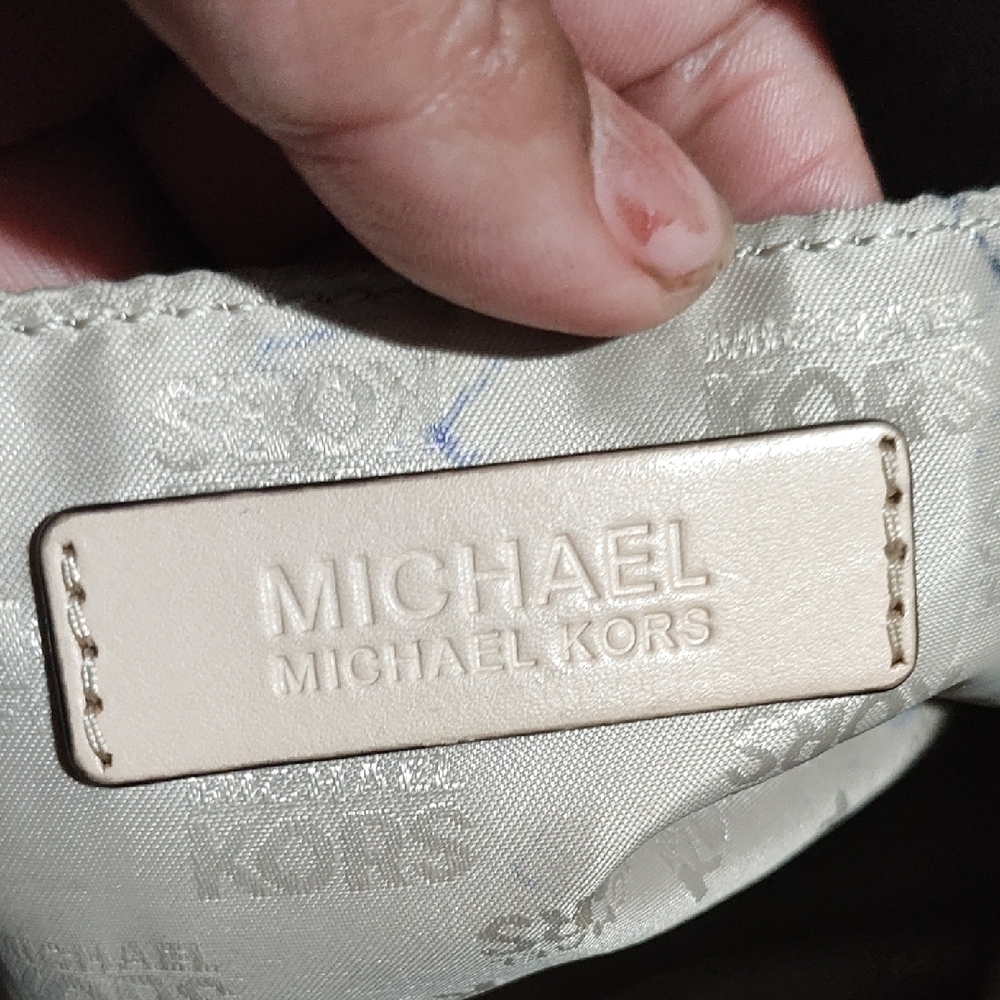 Michael Kors Brown Purse. - Picture 9 of 9